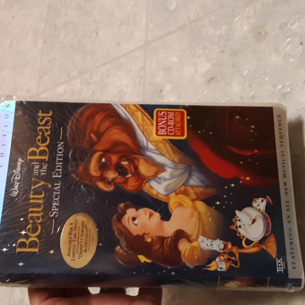 Walt Disney's beauty and the beast vhs tape special edition/platinum edition - Picture 2 of 5